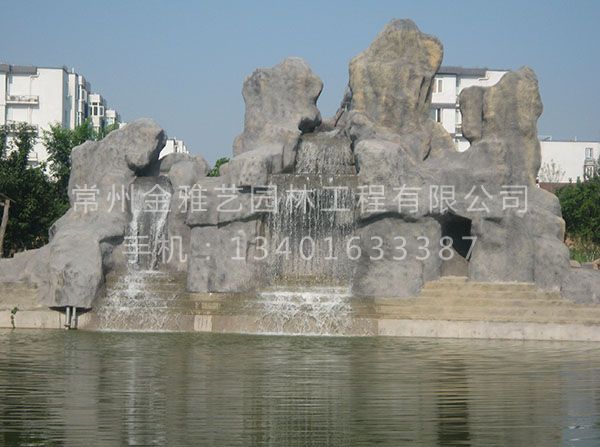 建筑公司門(mén)前塑石假山